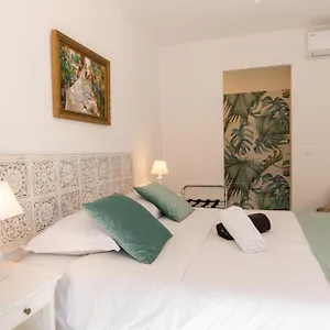 Apartment Bien D'exception En Face Du Palais Des Papes